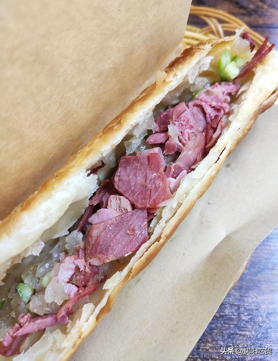 驢肉火燒，傳統(tǒng)美食中的真實(shí)與疑問——里面是否真的有驢肉？，驢肉火燒，真實(shí)與疑問——美食中的驢肉成分揭秘？